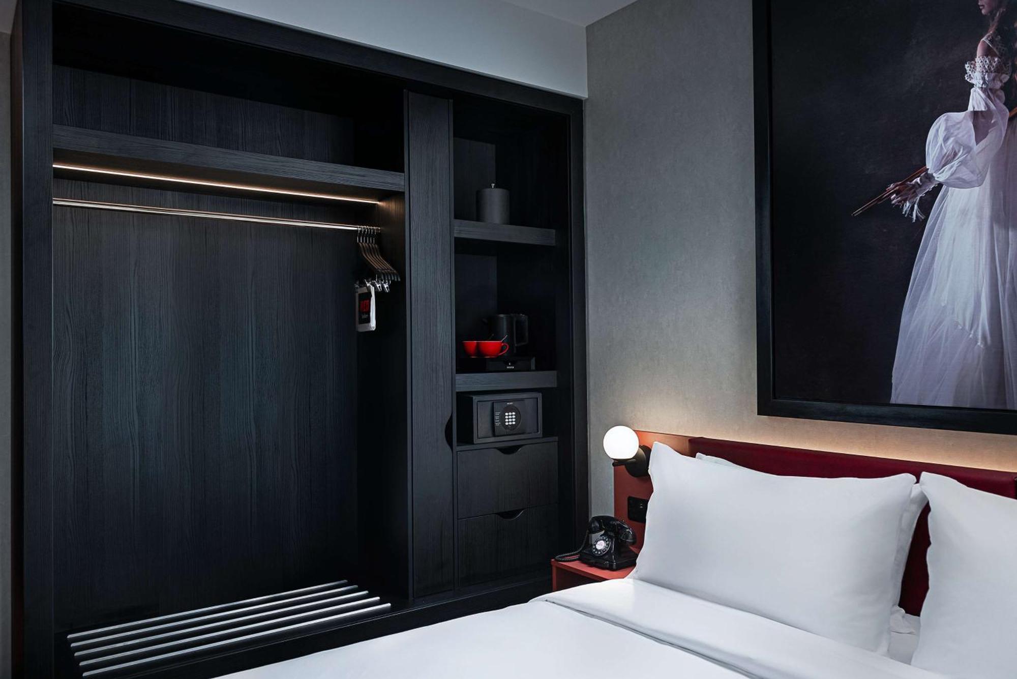 Hotel Radisson Red Galway Esterno foto